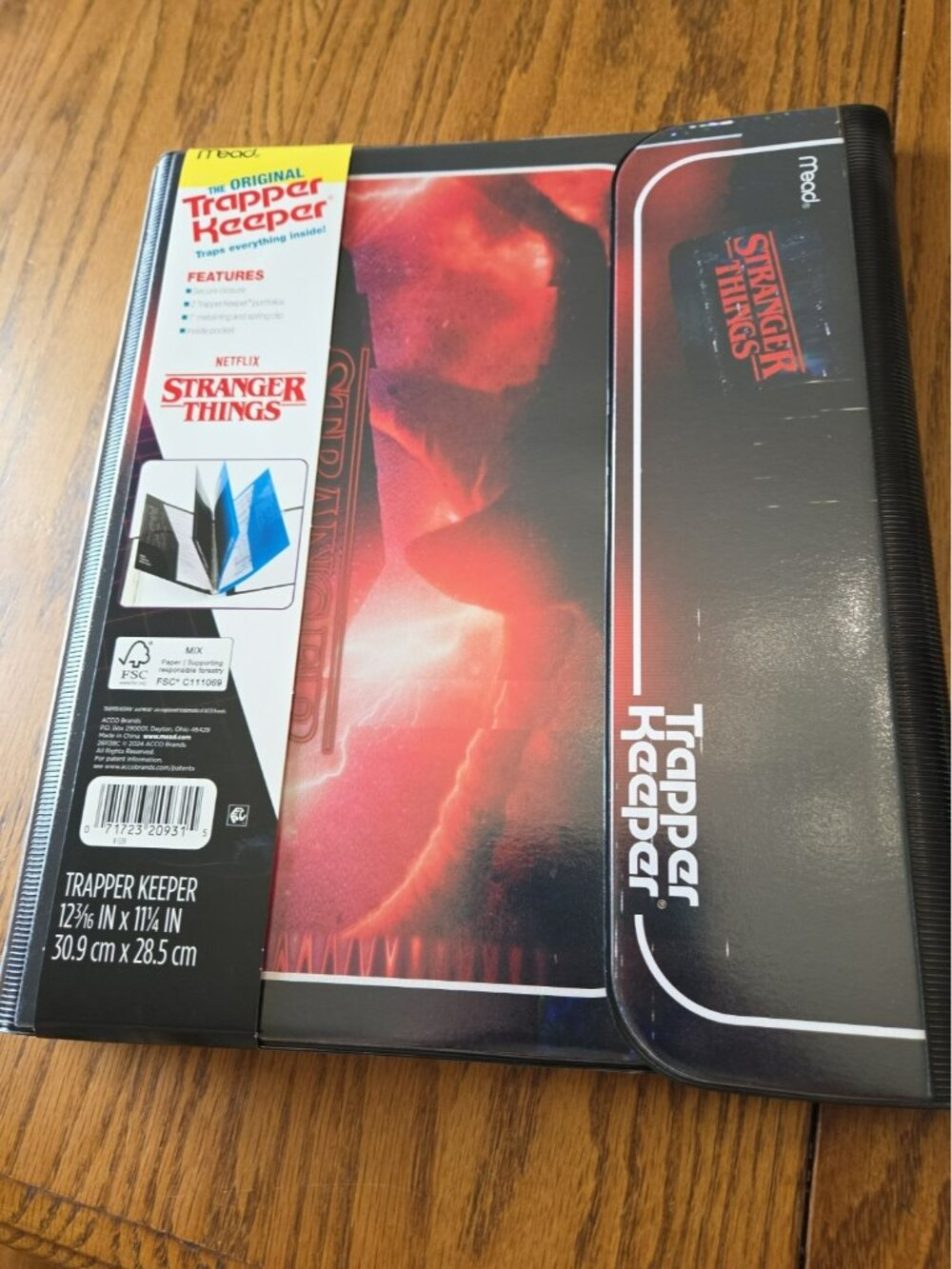New Mead Trapper Keeper Netflix Stranger Things Folder Binder